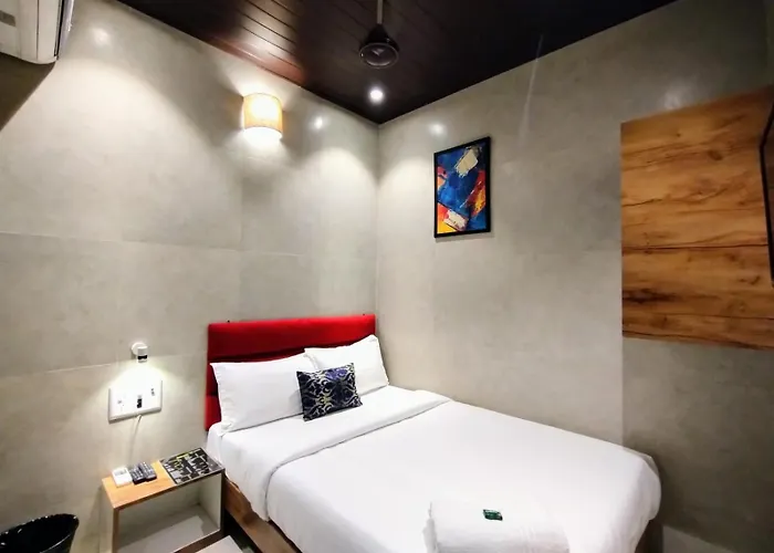 Hotel Eros - Nr Airport T2 Mumbai