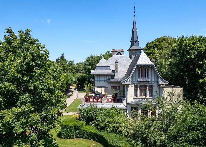 Les Villas du Parc - Chambres d'hôtes AMBROISE&GERMAINE - Meublé 5 étoiles VILLA MARIE 2 à 5 chambres Vittel
