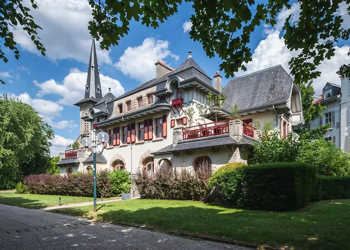 Les Villas du Parc - Chambres d'hôtes AMBROISE&GERMAINE - Meublé 5 étoiles VILLA MARIE 2 à 5 chambres Vittel