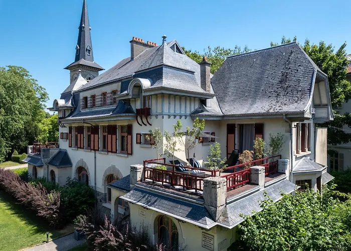 Les Villas du Parc - Chambres d'hôtes AMBROISE&GERMAINE - Meublé 5 étoiles VILLA MARIE 2 à 5 chambres Vittel