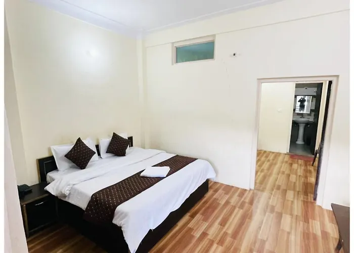 Hotel Jagati ! Niwas Mall Road & Naini Lake - Hygiene And Spacious Room Free Wifi -Room Service - Best Hotel In Nainital