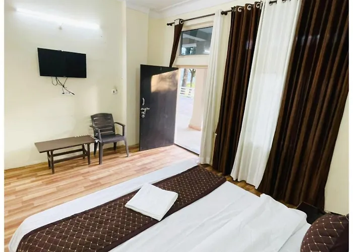 Hotel Jagati ! Niwas Mall Road & Naini Lake - Hygiene And Spacious Room Free Wifi -Room Service - Best Hotel In Nainital
