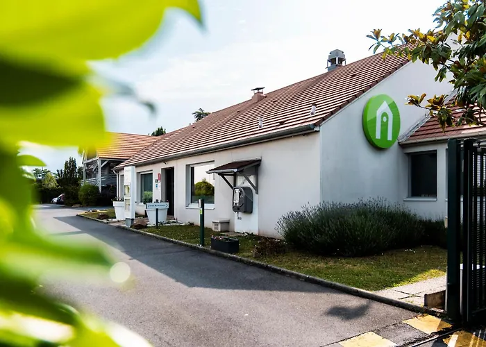 Campanile Montesson - Le Vesinet Hotel