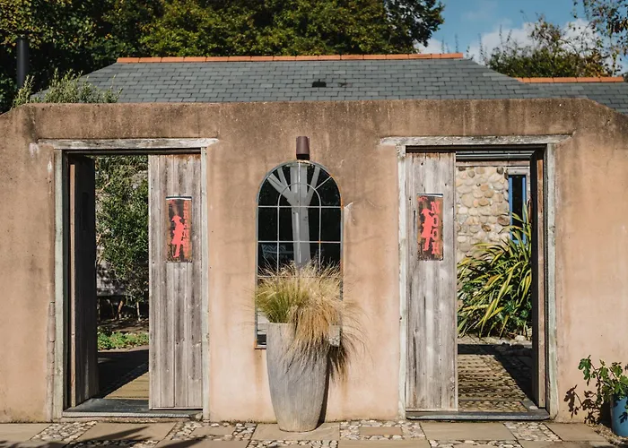 Lower Barns Boutique B&B St Austell