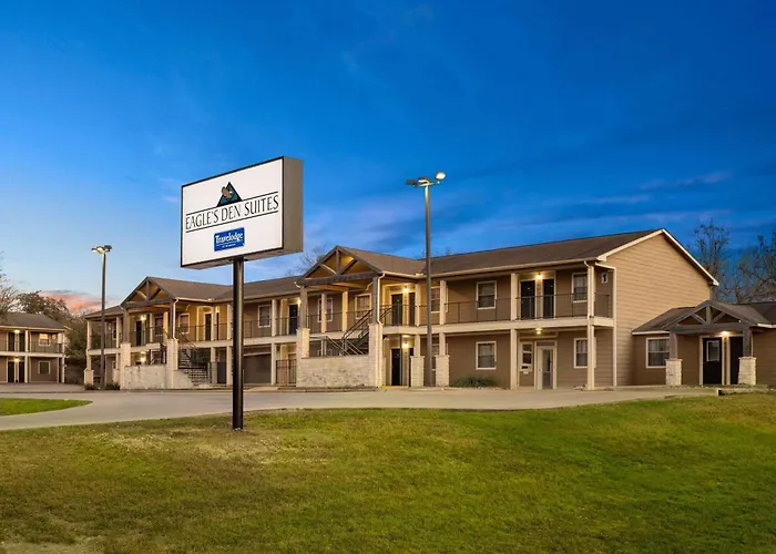Eagle'S Den Three Rivers Texas A Travelodge By Wyndham