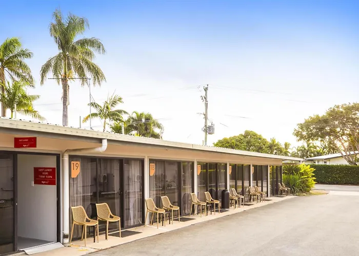 Nightcap At Queens Beach Hotel Bowen