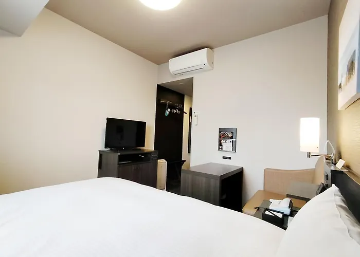 Hotel Route-Inn Takaoka Ekimae