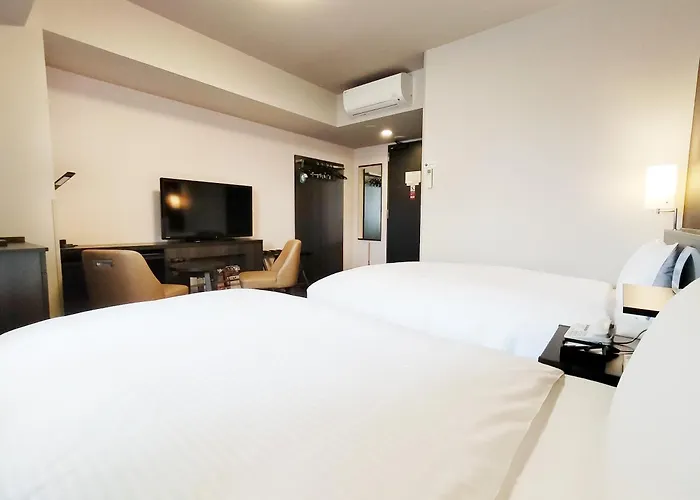Hotel Route-Inn Takaoka Ekimae