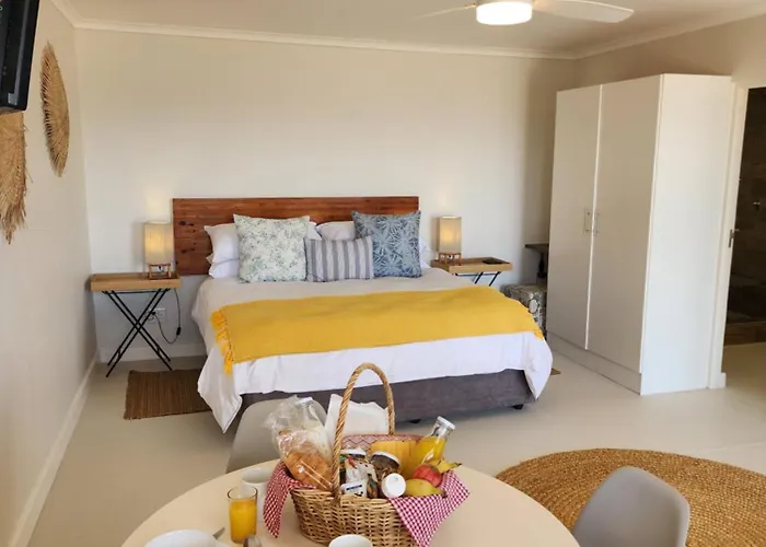 The Tides Bed & Breakfast Simon's Town