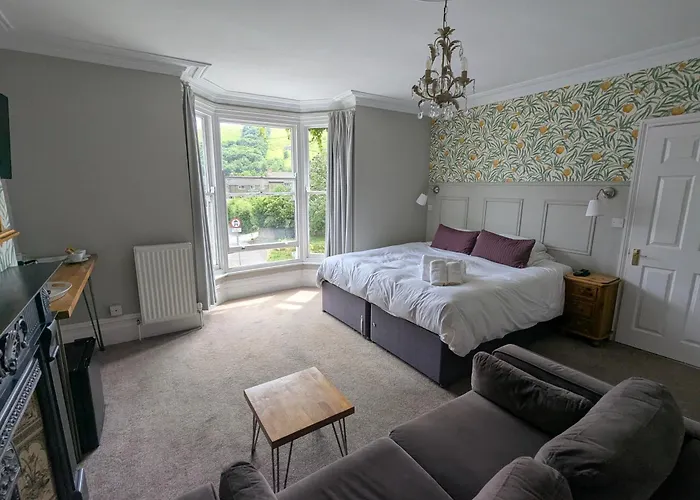 Four Seasons Guesthouse Castleton 