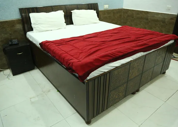 Hotel The Diamond 2 Min From Zirakpur Bus Stand
