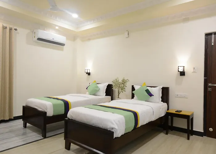 Jheel Mahal Hotel Udaipur