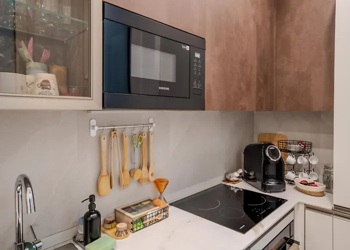 Hotel B And G San Babila- Luxury In The Heart Of Milano - Design District
