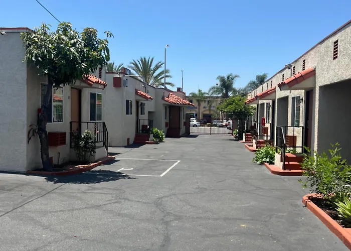 World Motel Lynwood