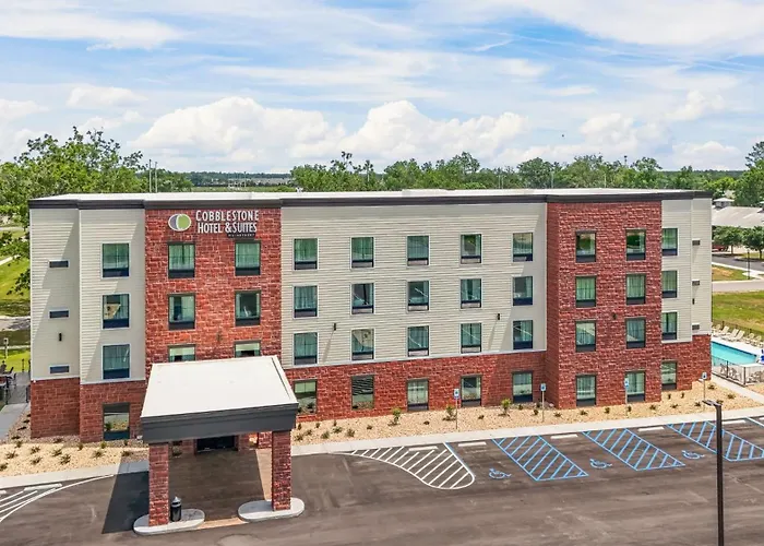 Cobblestone Hotel & Suites - Foley