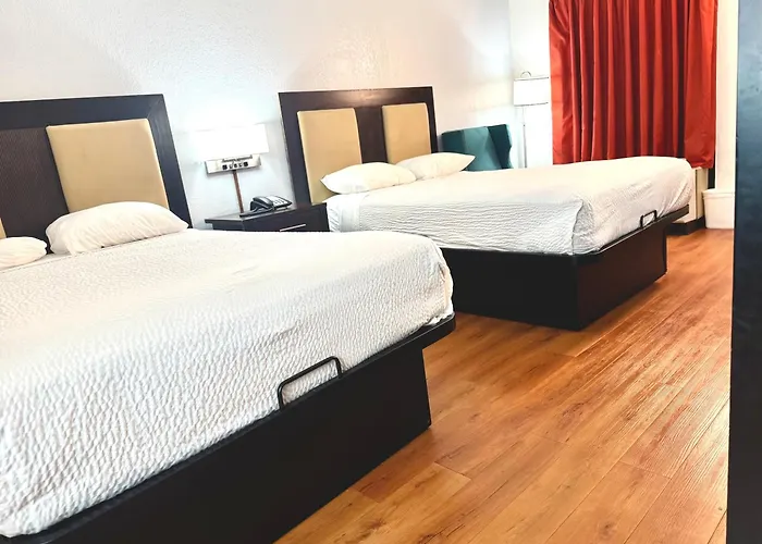 Baymont By Wyndham Metter Hotel