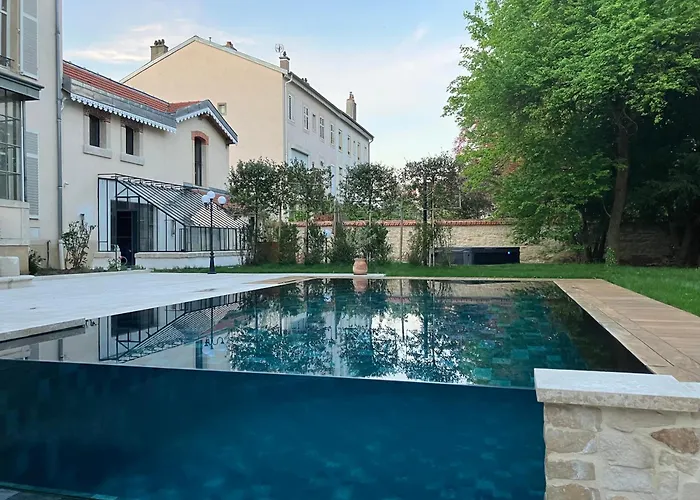 Les Ecuries de Rigny, Suite haut de gamme avec jardin, jacuzzi et piscine Nancy