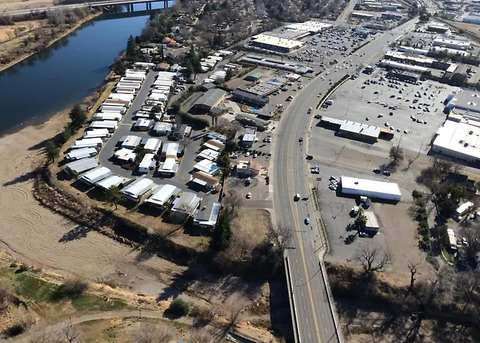 The River Inn & Suites Red Bluff