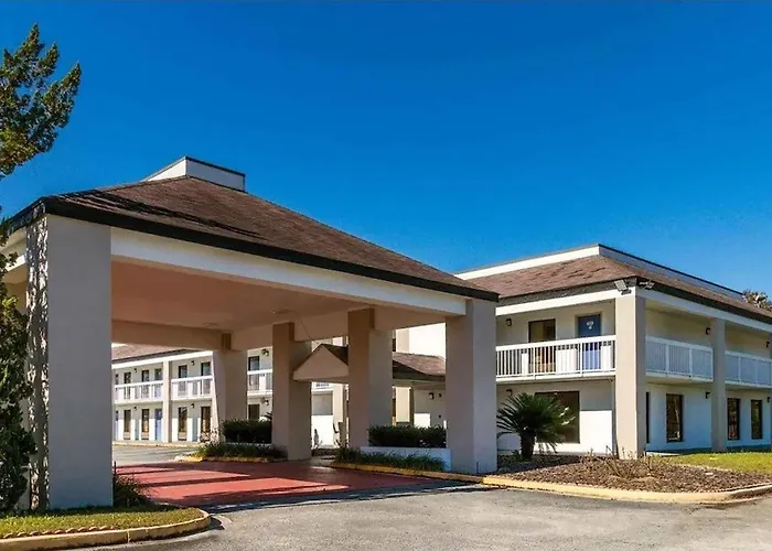 Baymont By Wyndham Metter Hotel