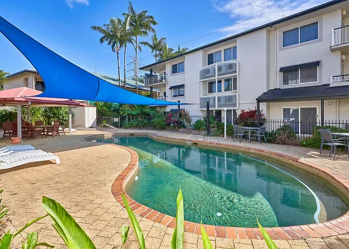Cairns Reef Apartments&Motel