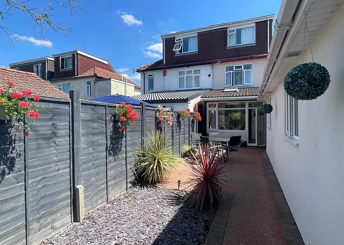 Maple Leaf Guest House Almondsbury