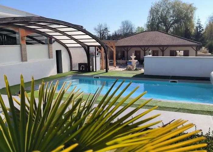 Logis Hotel -Spa-Restaurant Le Saint Antoine Lamarche-Sur-Saone