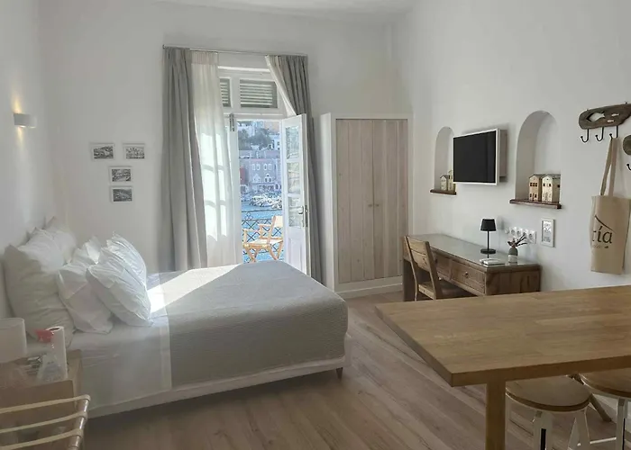 Estia Hydra Hotel