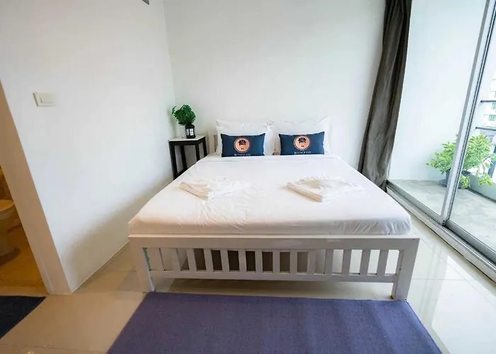 Rq Bangkok Sukhumvit 50 By Collection O Hotel