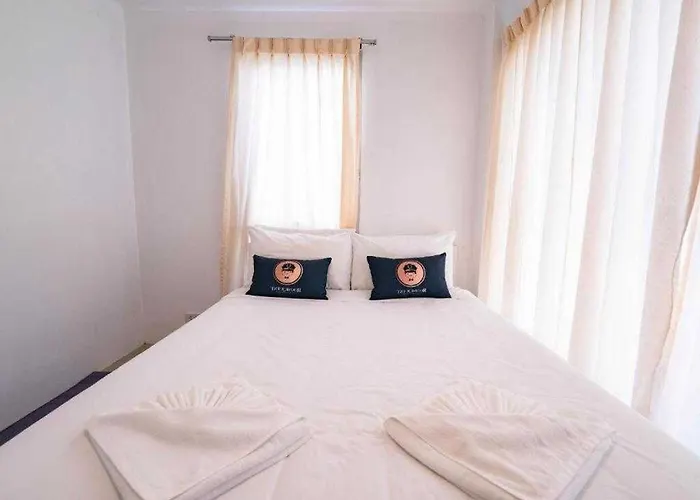 Rq Bangkok Sukhumvit 50 By Collection O Hotel