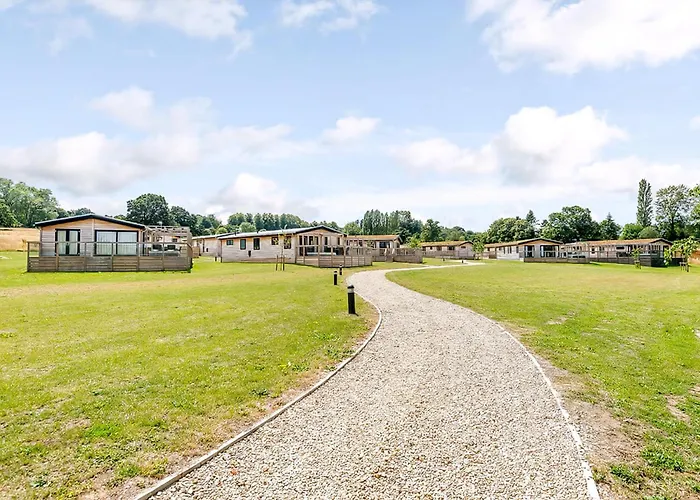 Cherry Bird Lodge Escape Newbury 