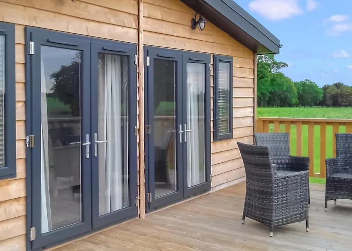 Cherry Bird Lodge Escape Newbury 
