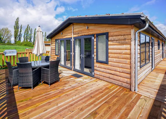 Cherry Bird Lodge Escape Newbury 
