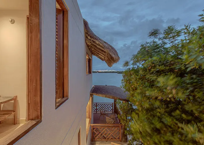 Islawa Soy Local - Isla Privada Hotel Baru
