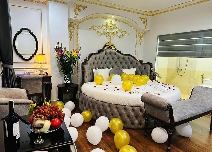Quan Nhân Hotel Hà Nội