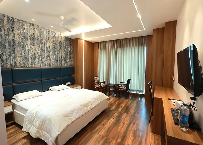 Punia Tower Hotel Sangrur