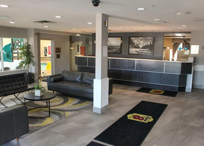 Super 8 By Wyndham Edmonton South Hotel
