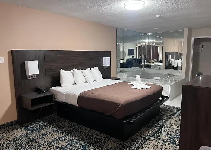 Falls Lodge & Suites Niagara Falls