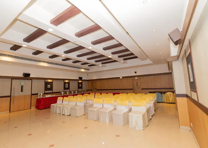 Hotel Luciya Palace Thrissur