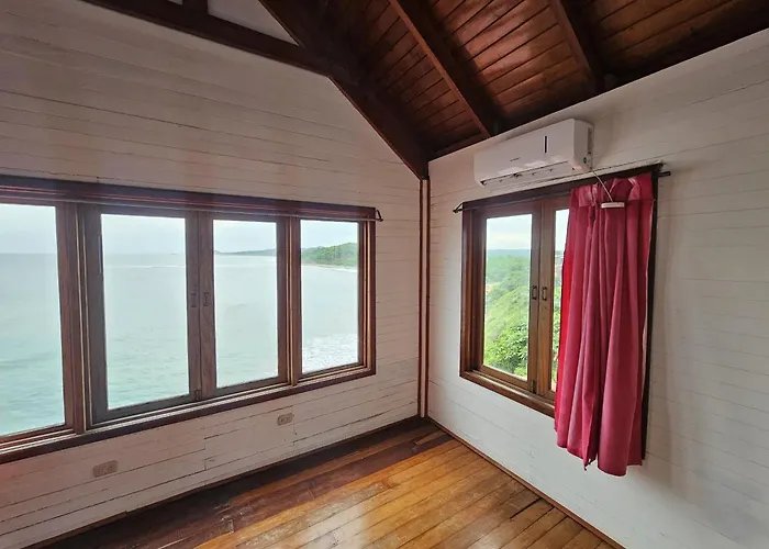Magnific Rock - Surf Resort & Yoga Retreat Nicaragua Popoyo
