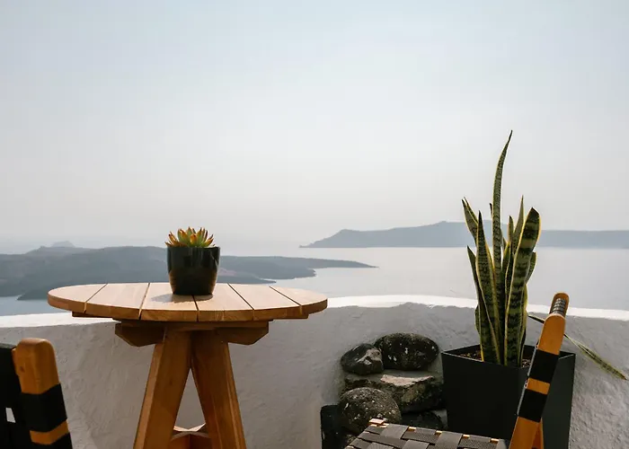 Anemos Fira Caldera View Hotel