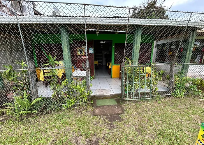 Miss Miriam Beachfront Cabins Tortuguero
