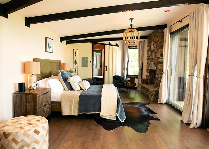 Elk & Embers Mountain Hideaway Hotel Waynesville