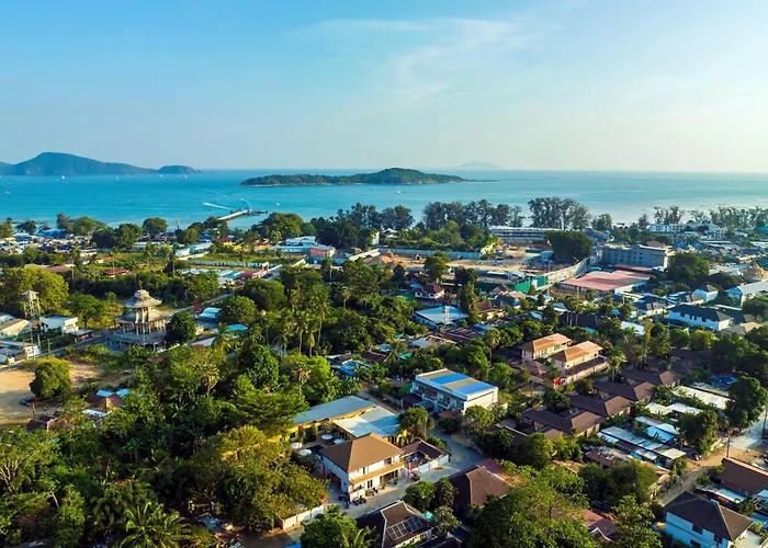 Tongtong Garden Holiday Hotel普吉岛通通花园酒店 Rawai