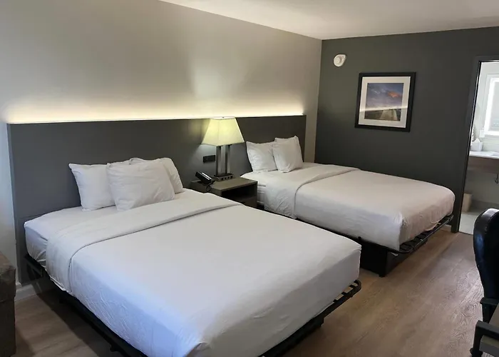 Baymont By Wyndham Rock Springs Hotel