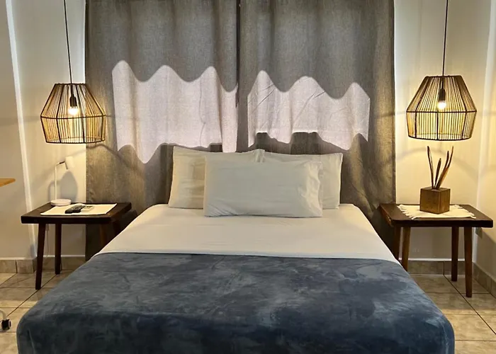 Cinco Hotel B&B San Salvador