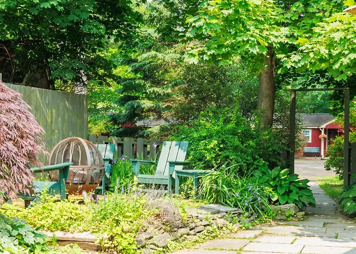 Phoenicia Lodge