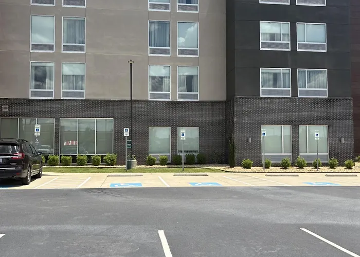 La Quinta By Wyndham Opelika Auburn Hotel