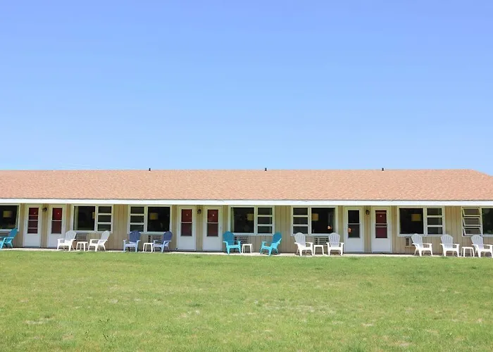 The Ellison Inn & Lounge Ellison Bay