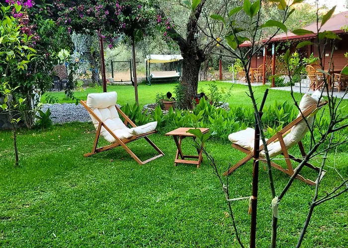 Kuruyanos Ağaç Evleri Bed & Breakfast Datça