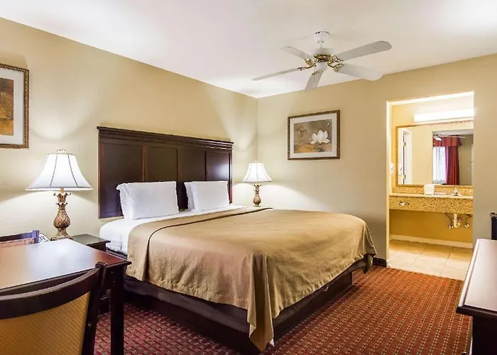 Bryant Inn And Suites